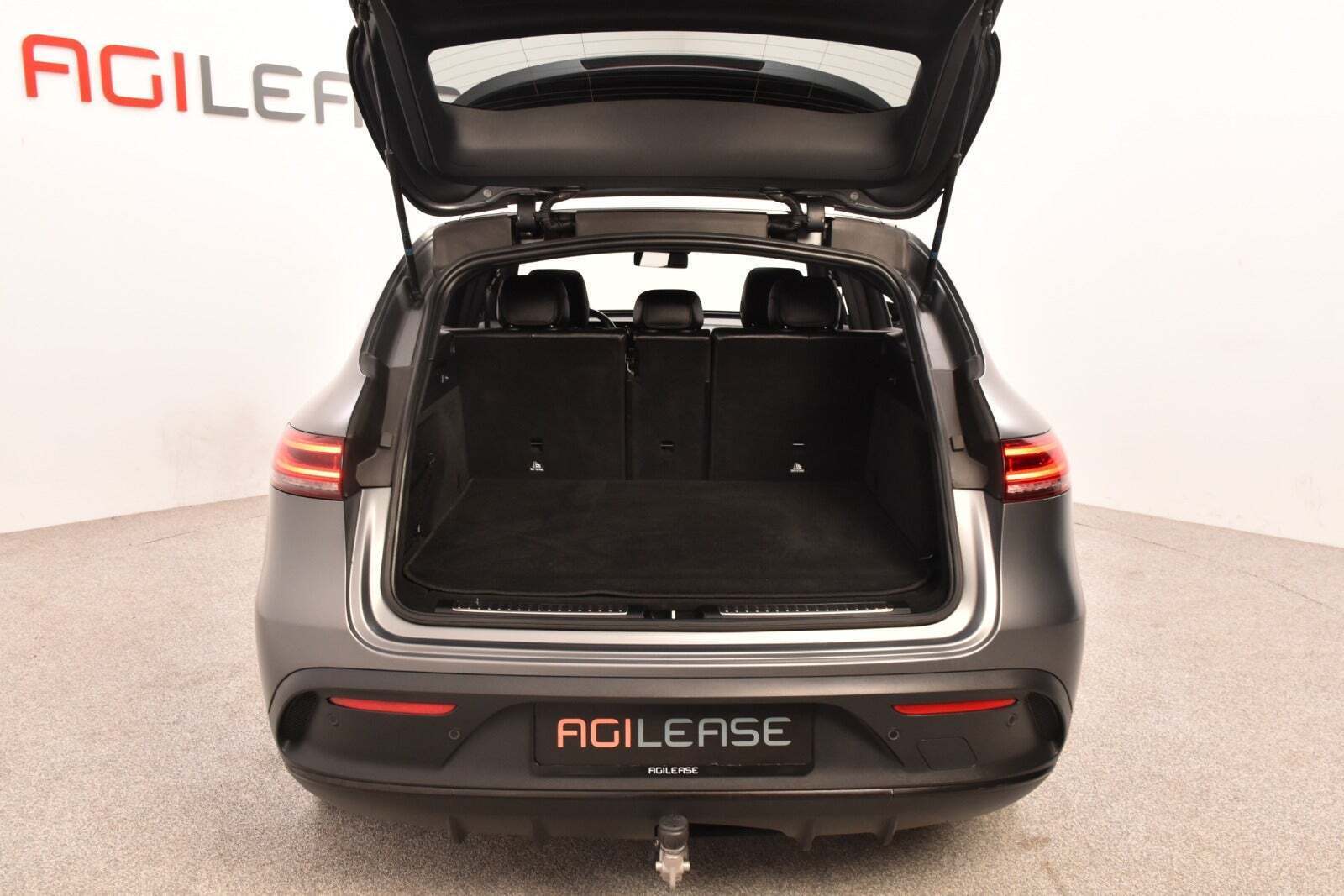 Grå Mercedes EQC400 fra 2021