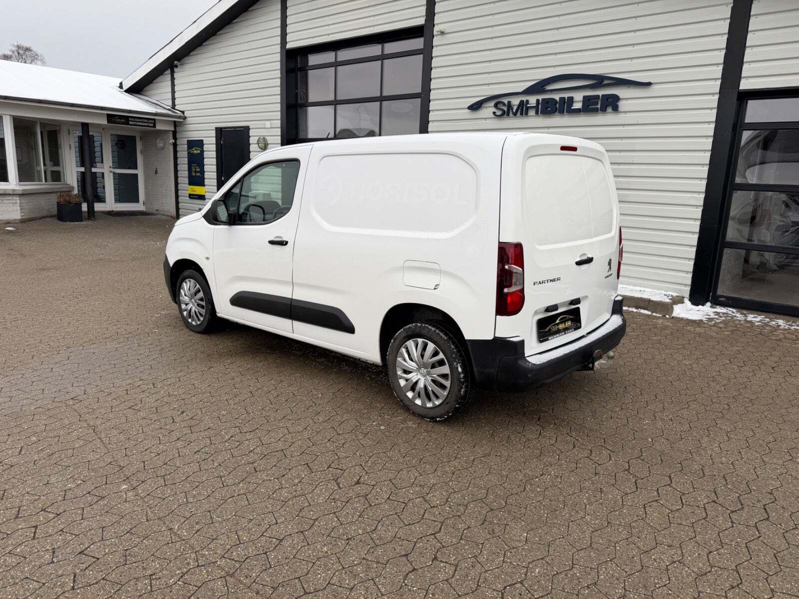 Hvid Peugeot Partner fra 2022