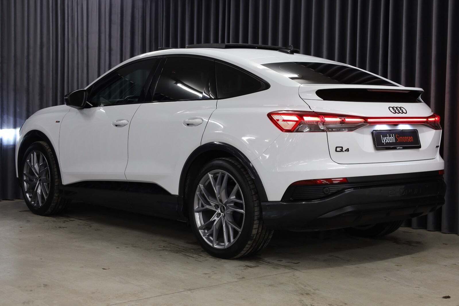 Audi Q4 e-tron 45 S-line Sportback quattro