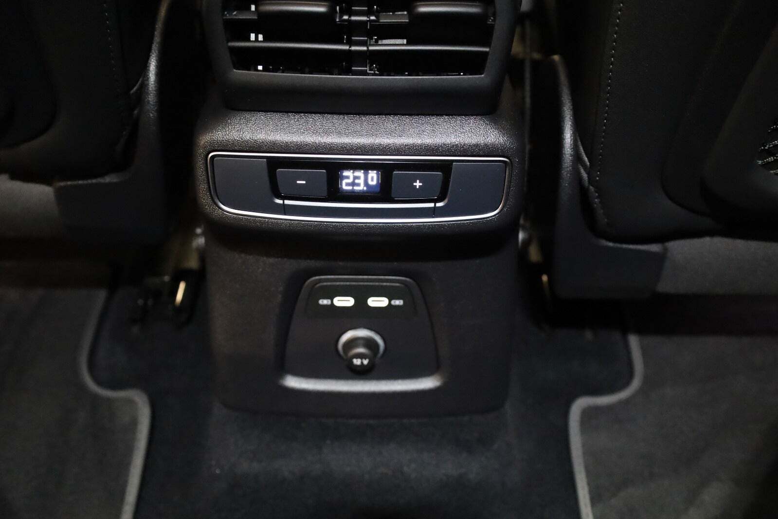 Hvid Audi Q4 e-tron fra 2023