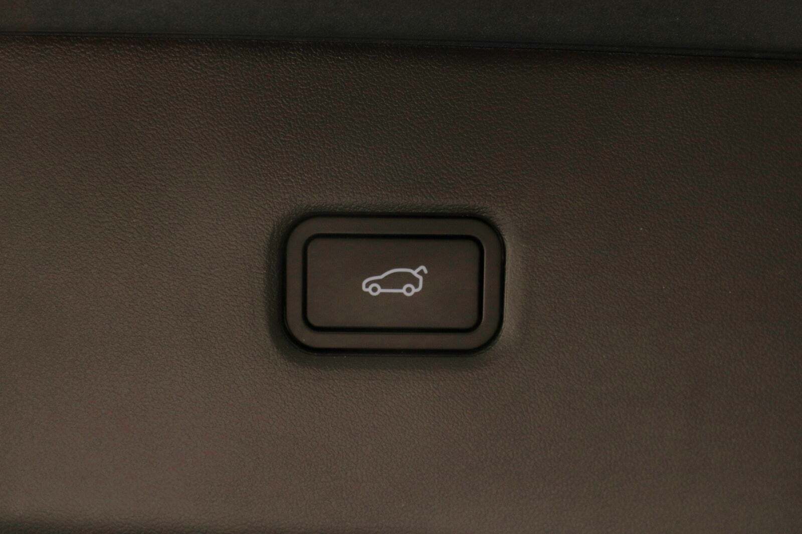 Grå Xpeng G6 fra 2024