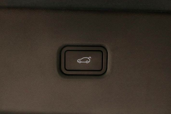 Grå Xpeng G6 fra 2024