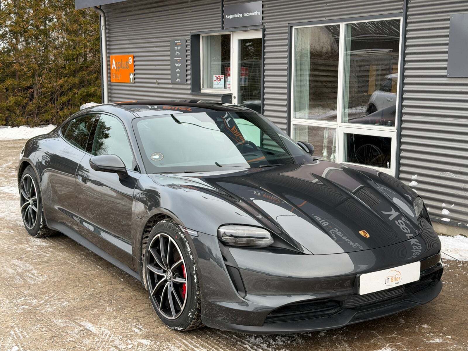 Grå Porsche Taycan 4S fra 2020