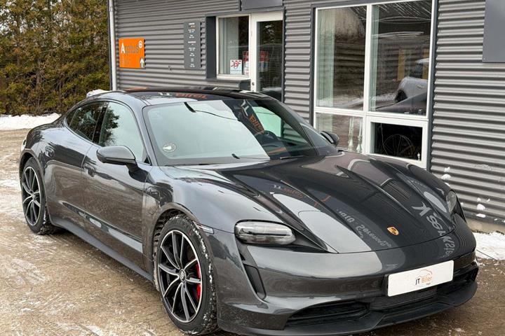 Grå Porsche Taycan 4S fra 2020 set udefra