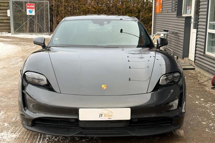 Grå Porsche Taycan 4S fra 2020