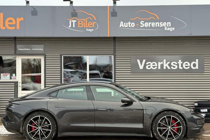 Grå Porsche Taycan 4S fra 2020