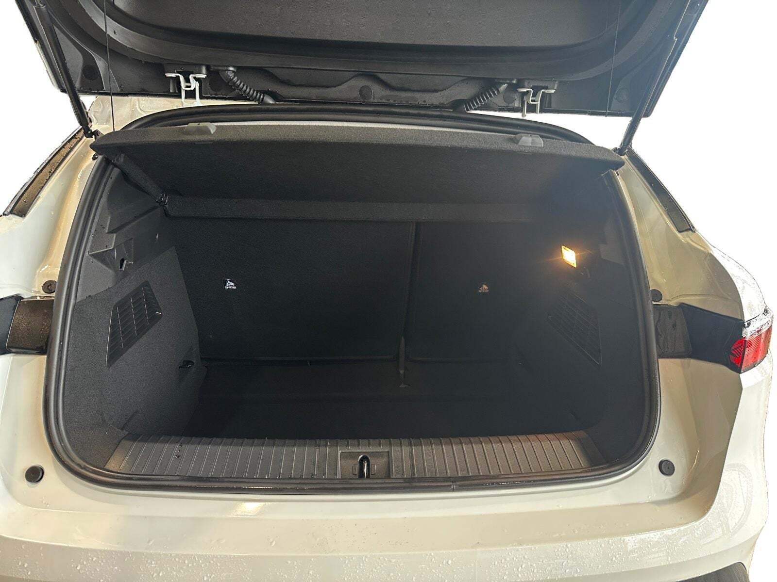 Hvid Renault Megane E-Tech fra 2022