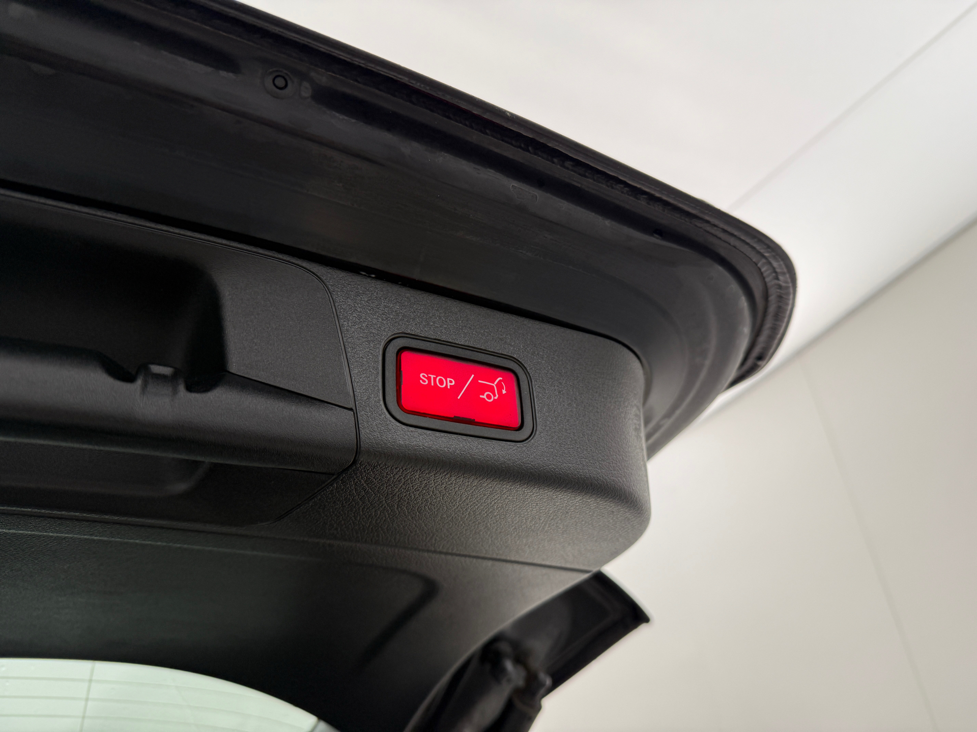 Sort Mercedes EQB 300 fra 2022