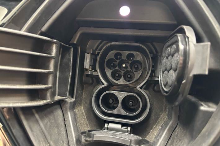 Grå Renault Zoe fra 2024