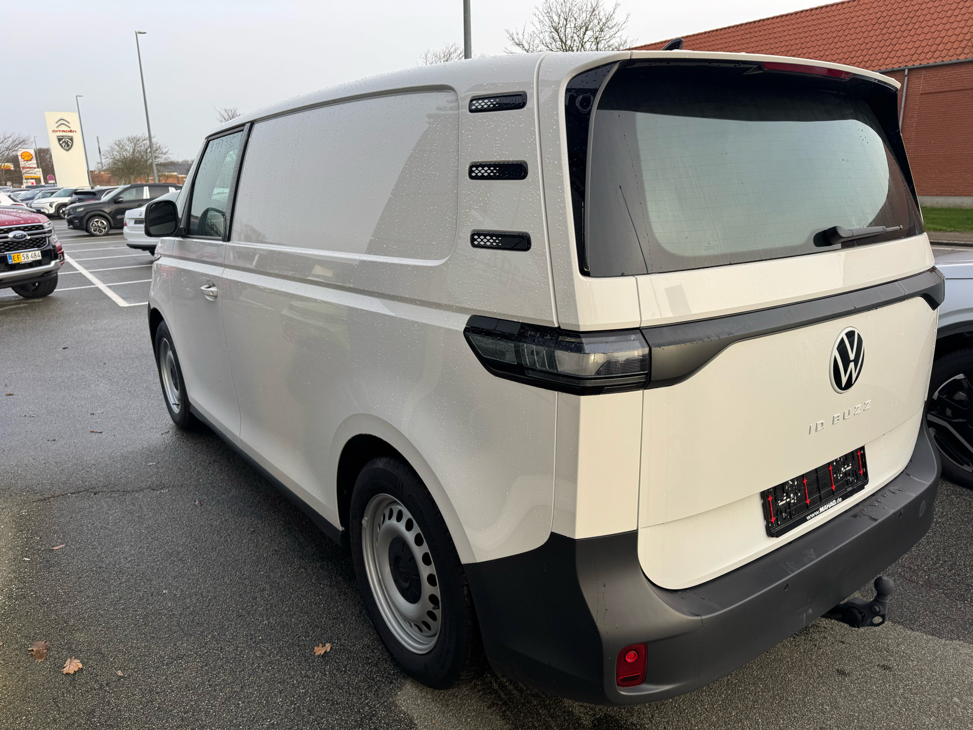 Hvid VW ID.Buzz fra 2025