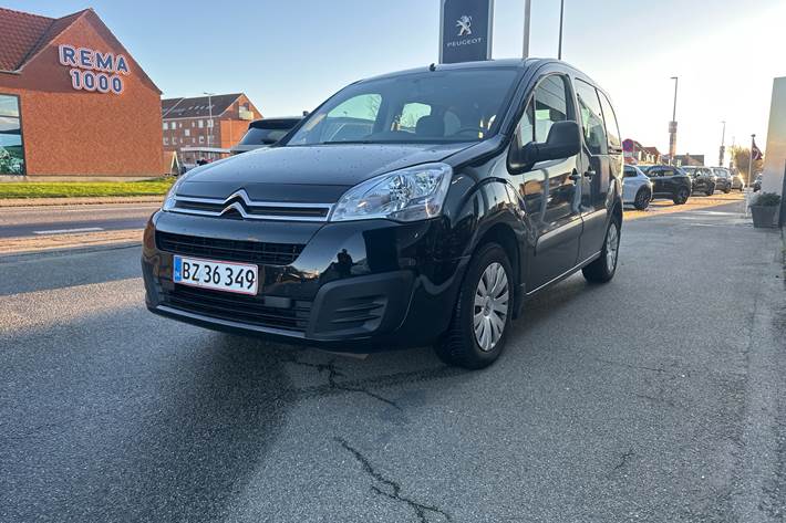 Sort Citroën Berlingo fra 2018 set udefra
