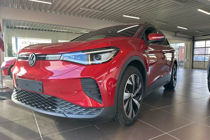 Rød VW ID.4 fra 2023 set udefra