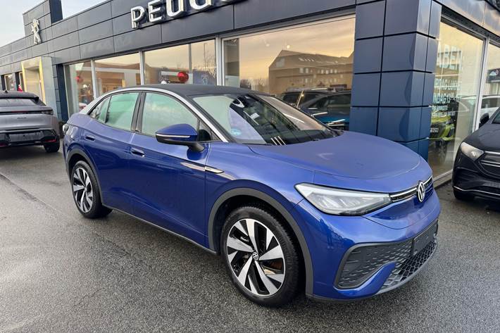 Blå VW ID.5 fra 2023 set udefra