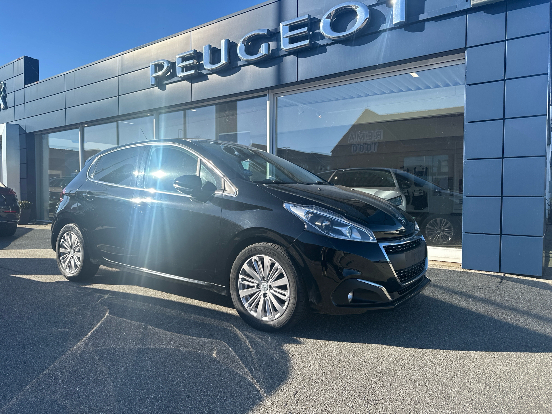 Peugeot 208 1,5 BlueHDi Prestige Sky 100HK 5d