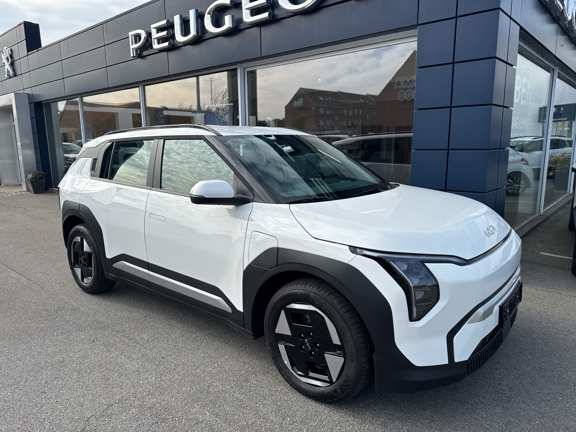 Kia EV3 EL Standard Range Access 204HK 5d Aut.