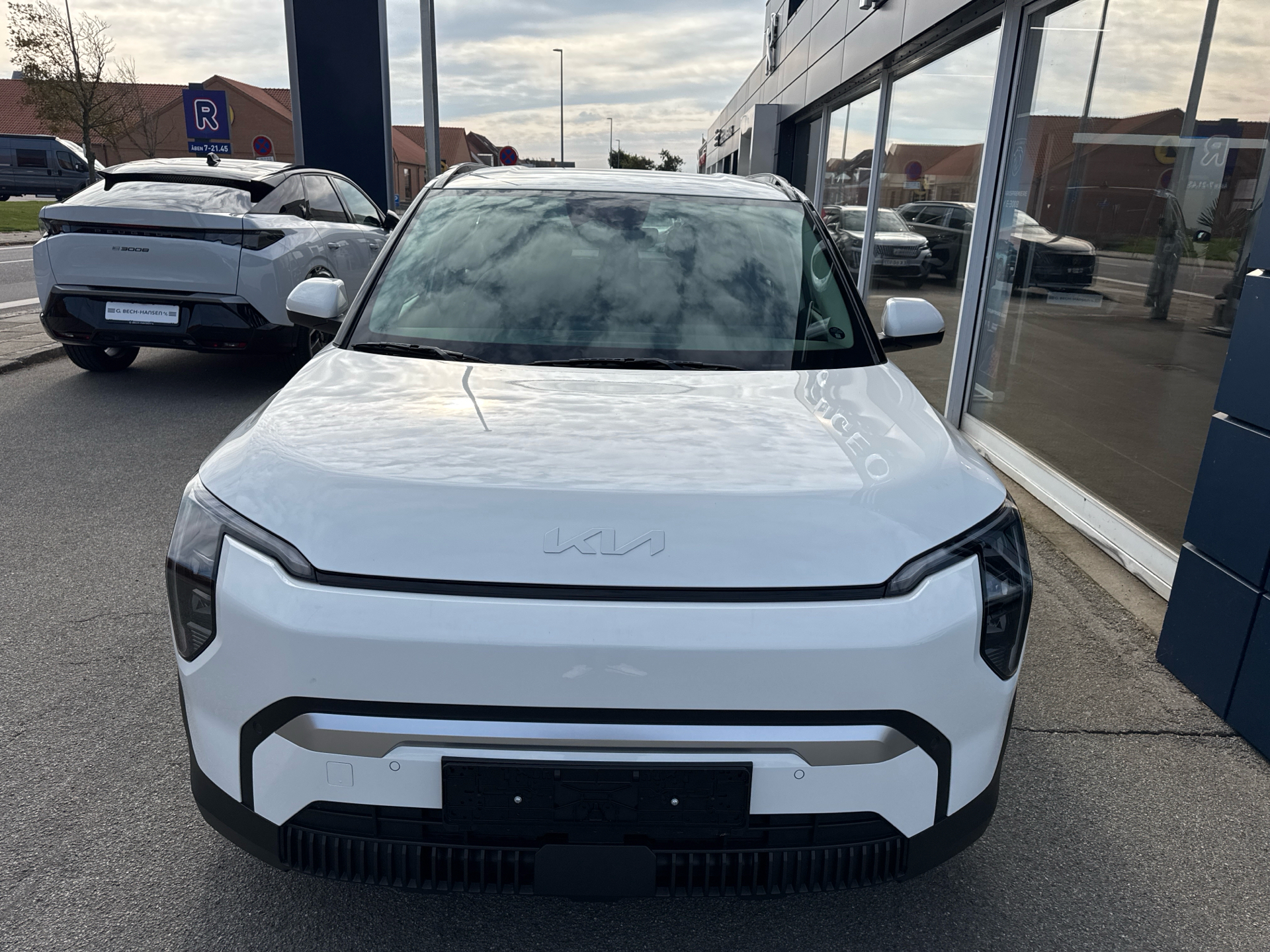 Kia EV3 EL Standard Range Access 204HK 5d Aut.