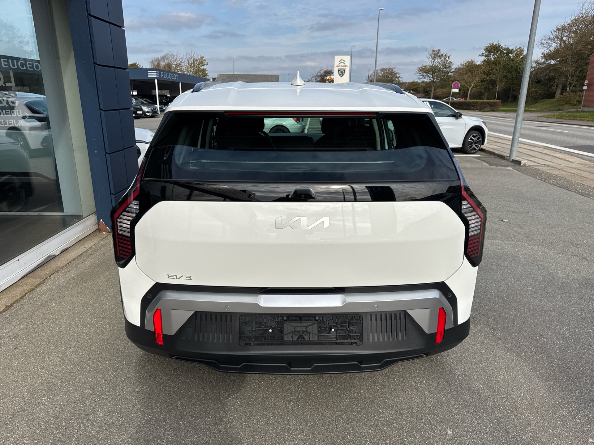 Kia EV3 EL Standard Range Access 204HK 5d Aut.