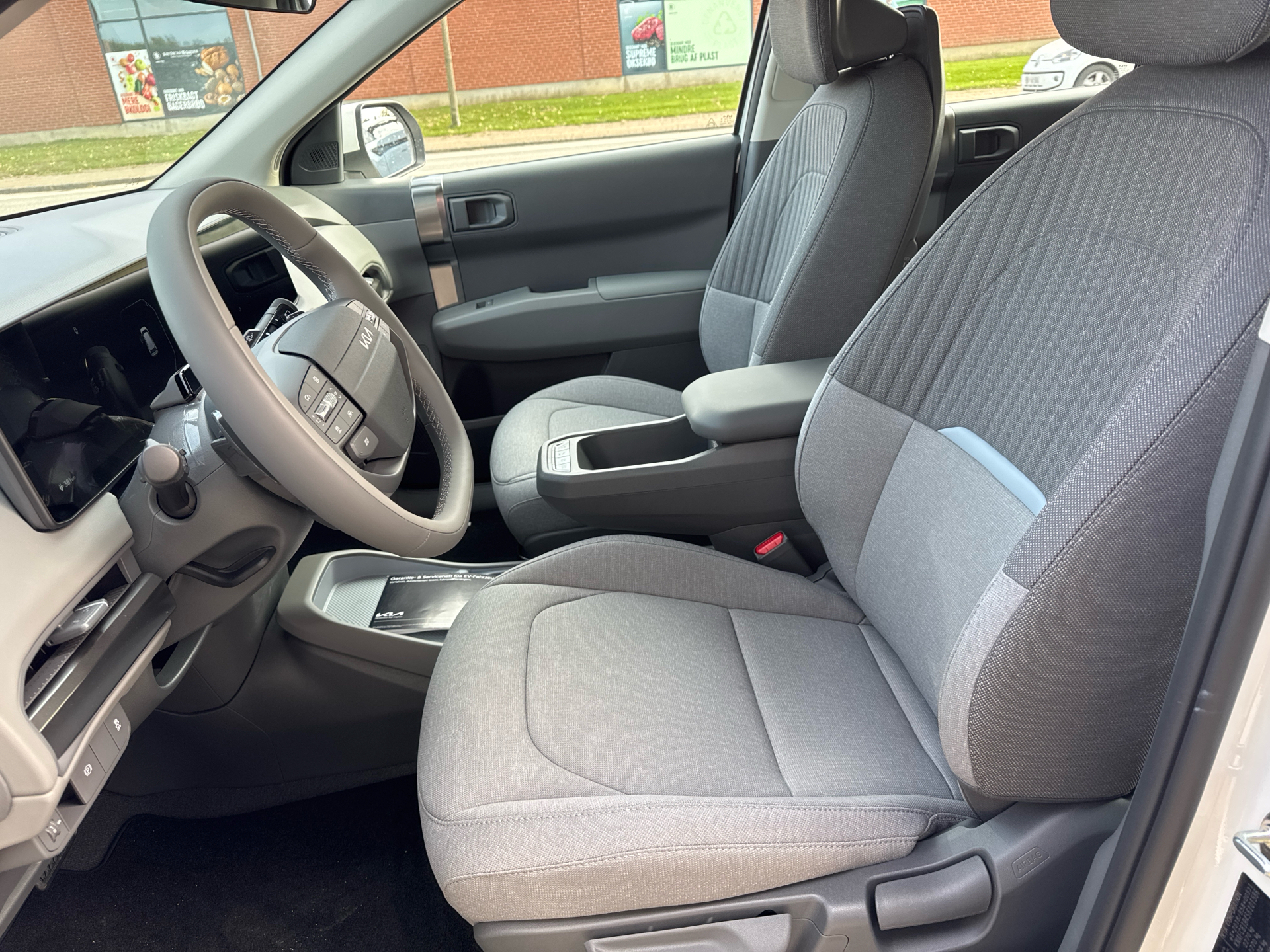 Hvid Kia EV3 fra 2025