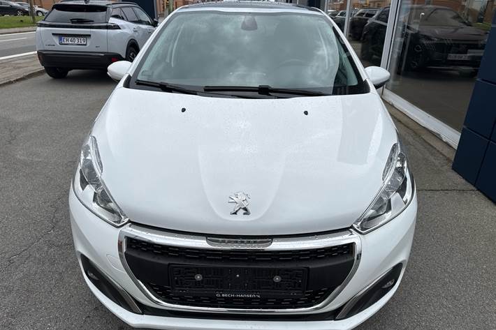 Hvid Peugeot 208 fra 2019