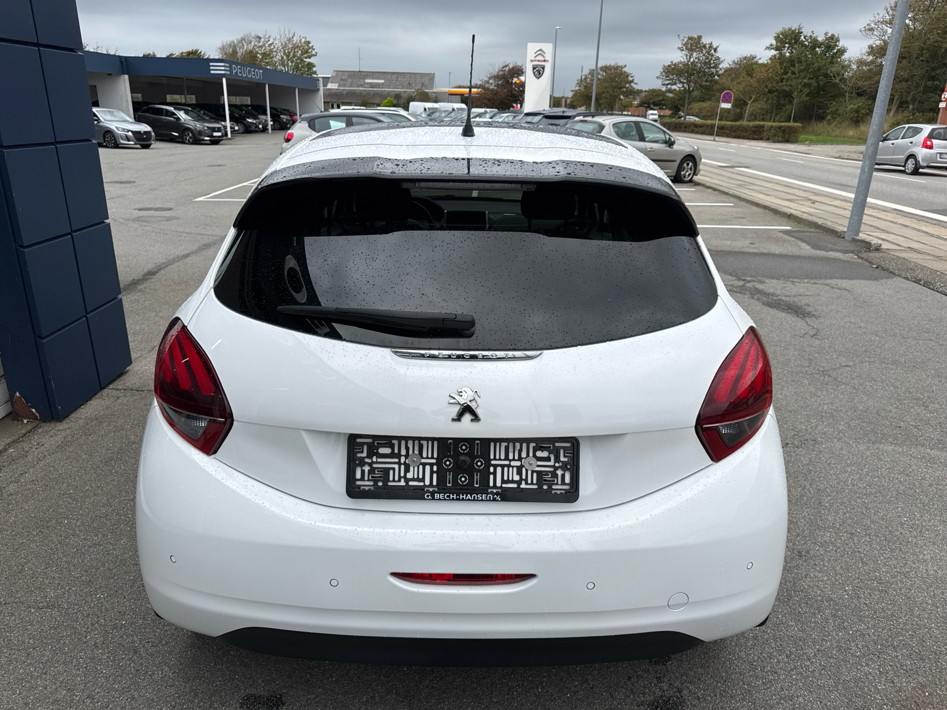 Peugeot 208 1,5 BlueHDi Signature+ 100HK 5d