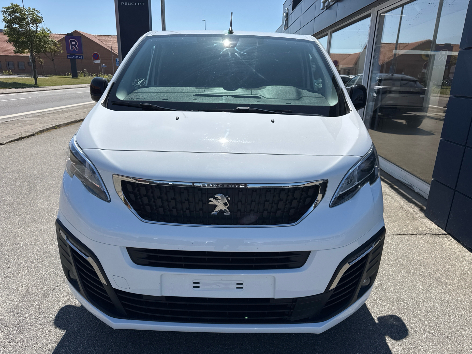 Peugeot Expert 2,0 L2 BlueHDi Premium Pro EAT8 144HK Van 8g Aut.