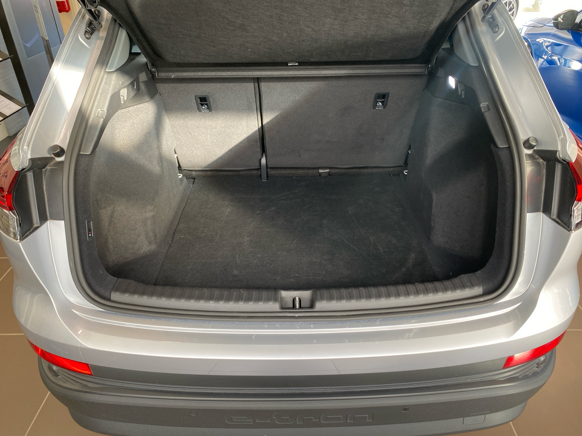 Sølv Audi Q4 fra 2023