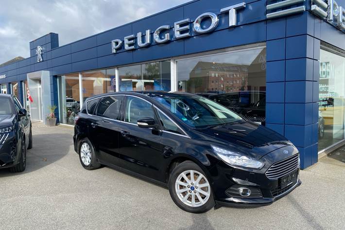 Sort Ford S-MAX fra 2016 set udefra