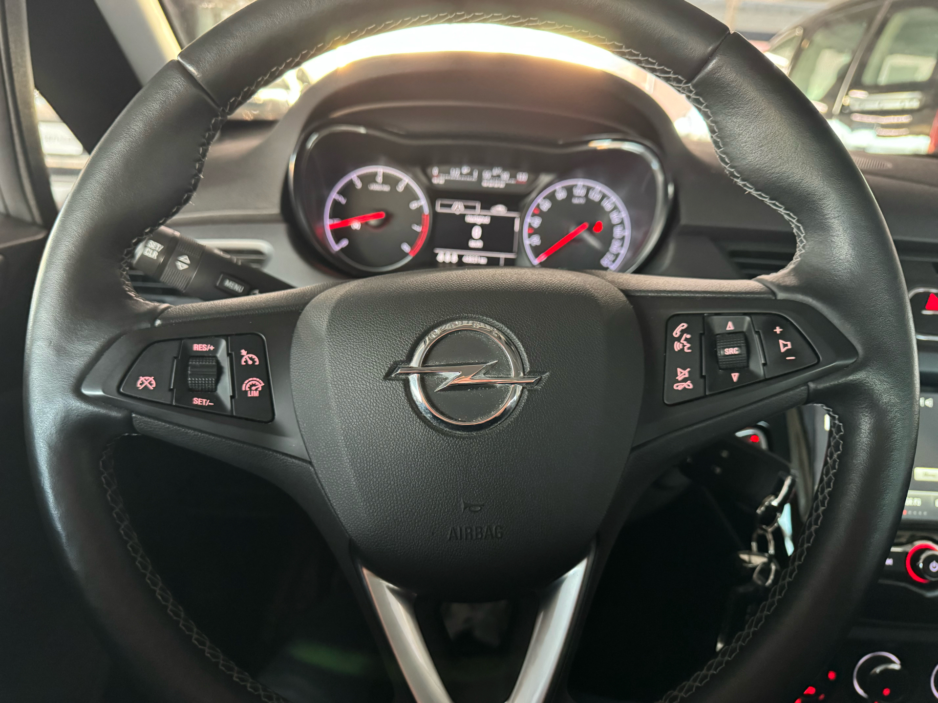 Grå Opel Corsa fra 2019