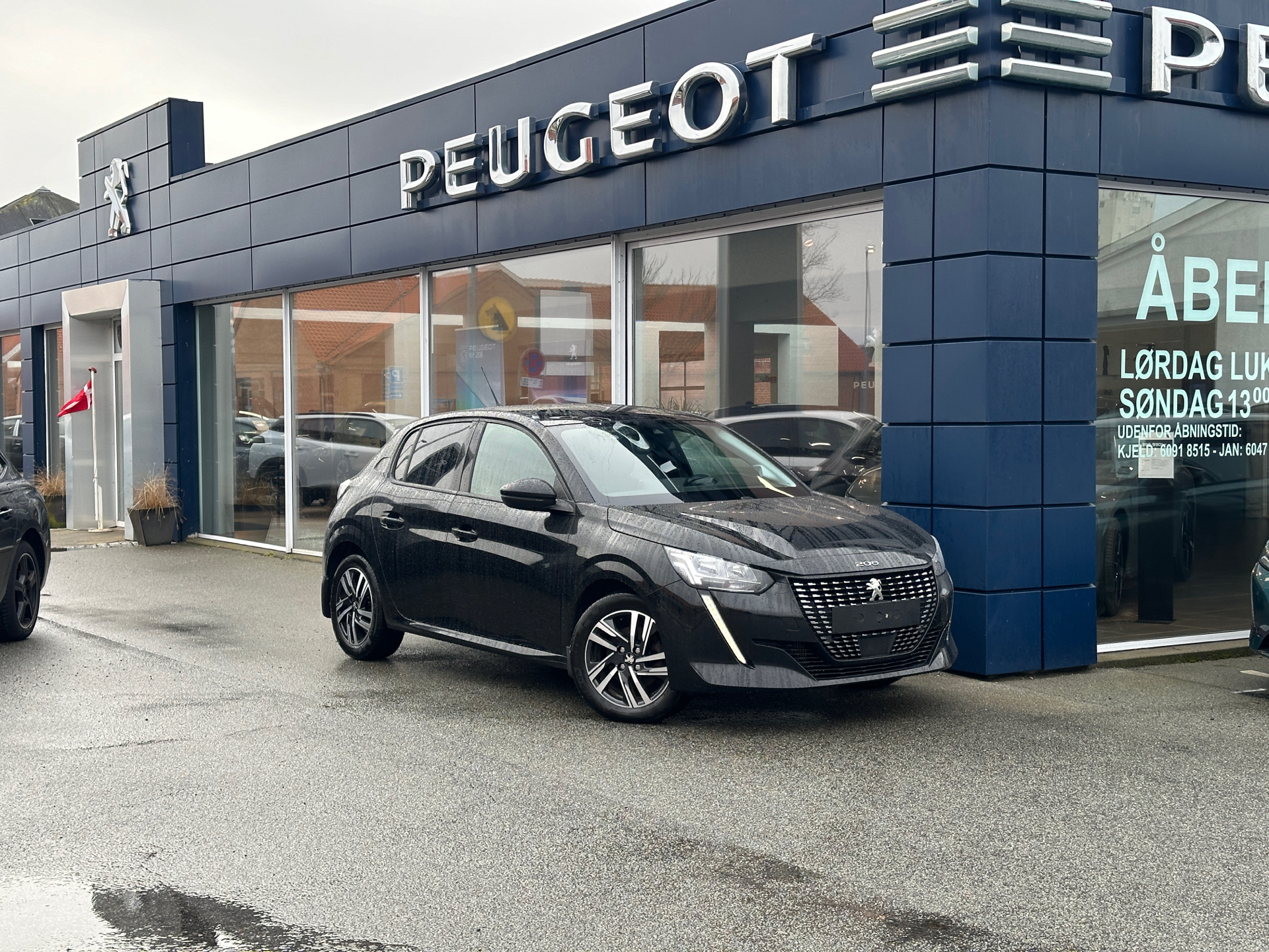 Peugeot 208 1,5 BlueHDi Allure Sky 102HK 5d 6g