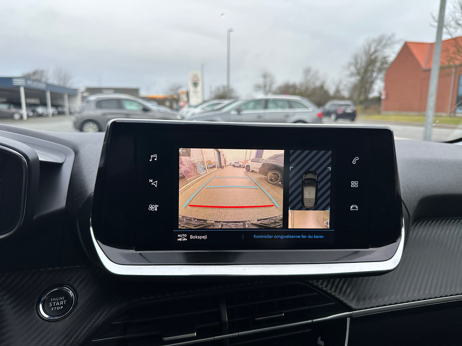 Sort Peugeot 208 fra 2020