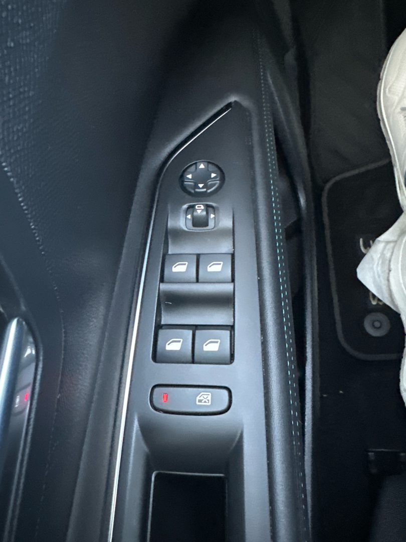 Sort Peugeot 3008 fra 2024