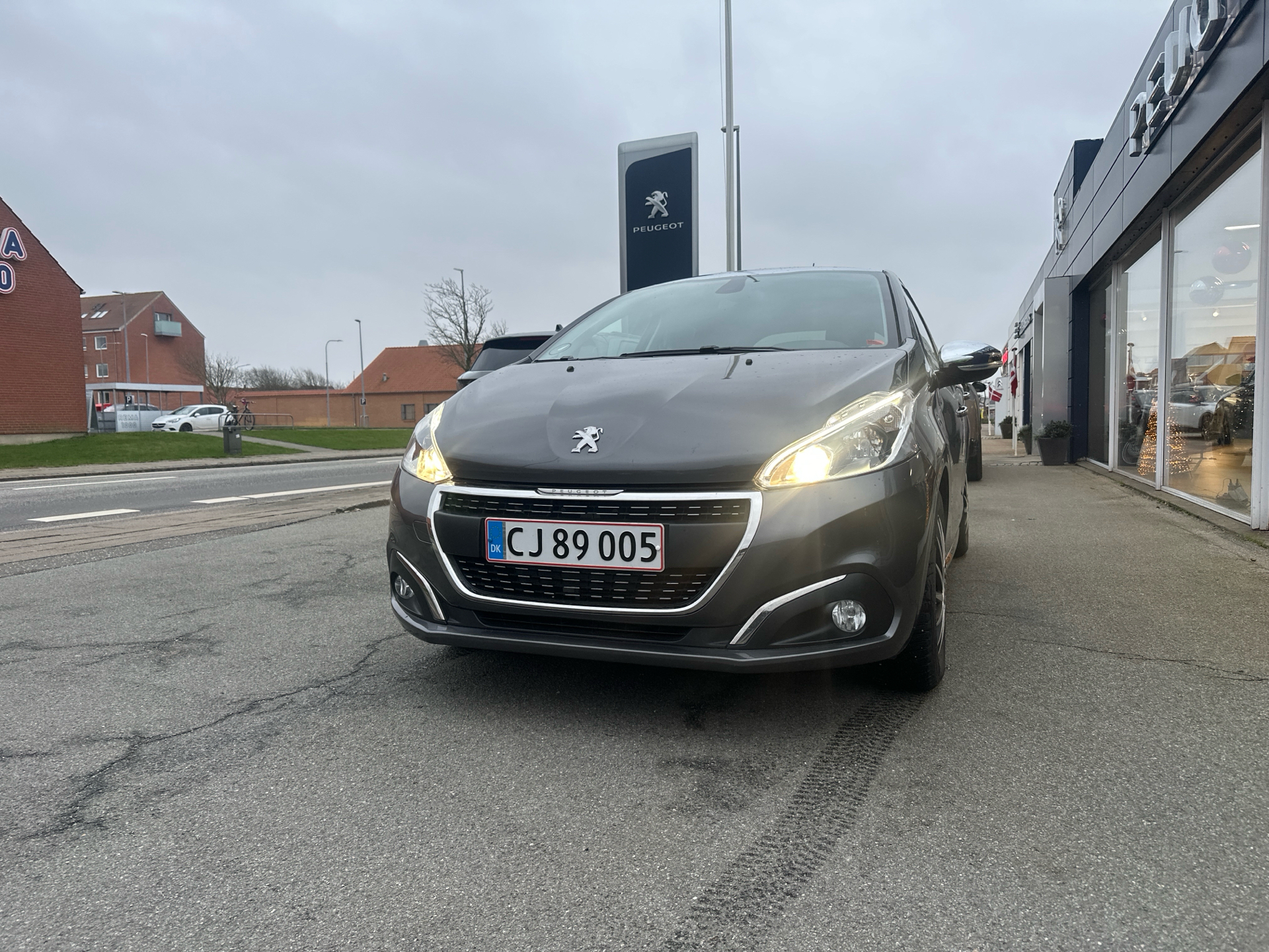 Peugeot 208 1,2 PureTech Selection Sky 82HK 5d