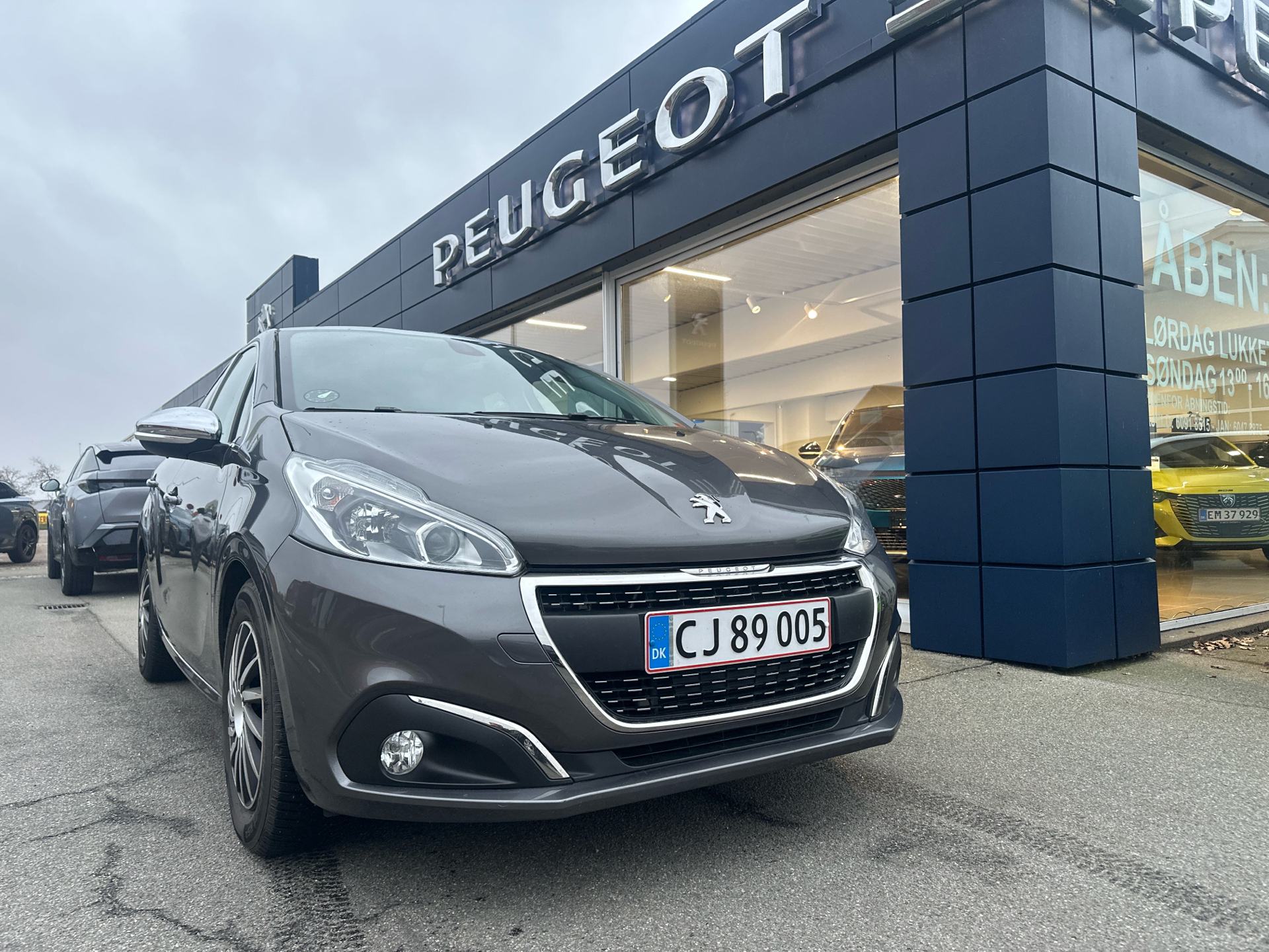 Peugeot 208 1,2 PureTech Selection Sky 82HK 5d