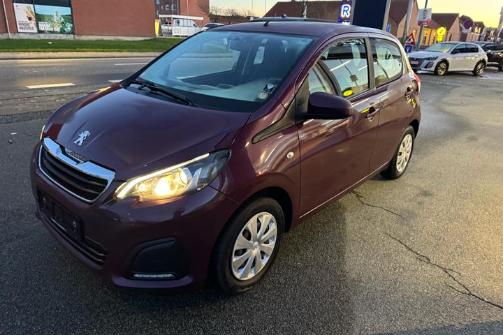 Rød Peugeot 108 fra 2015