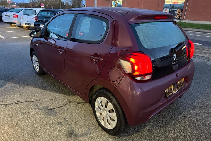 Rød Peugeot 108 fra 2015