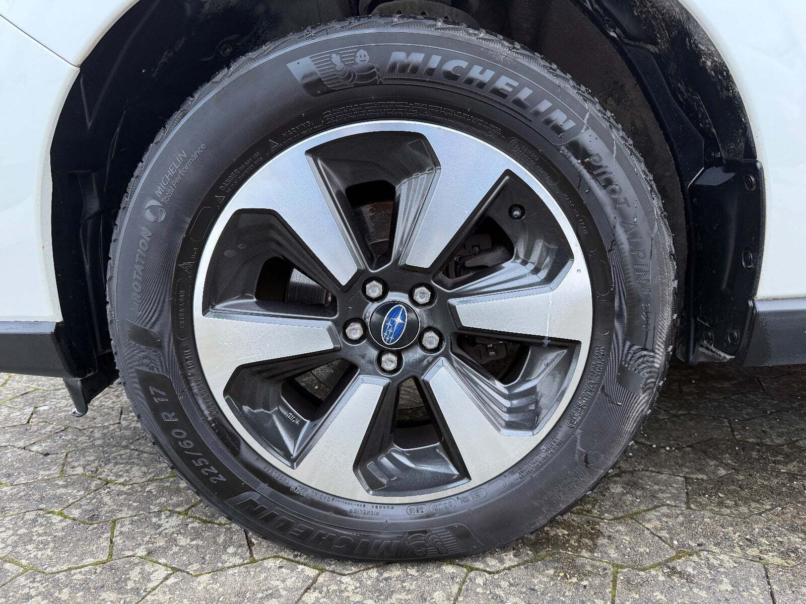 Hvid Subaru Forester fra 2016