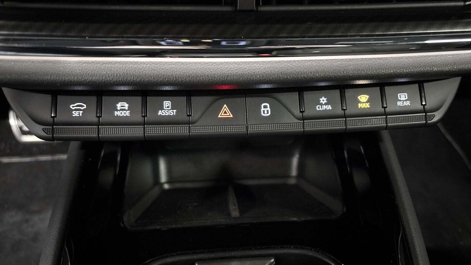 Hvid Skoda Enyaq fra 2021