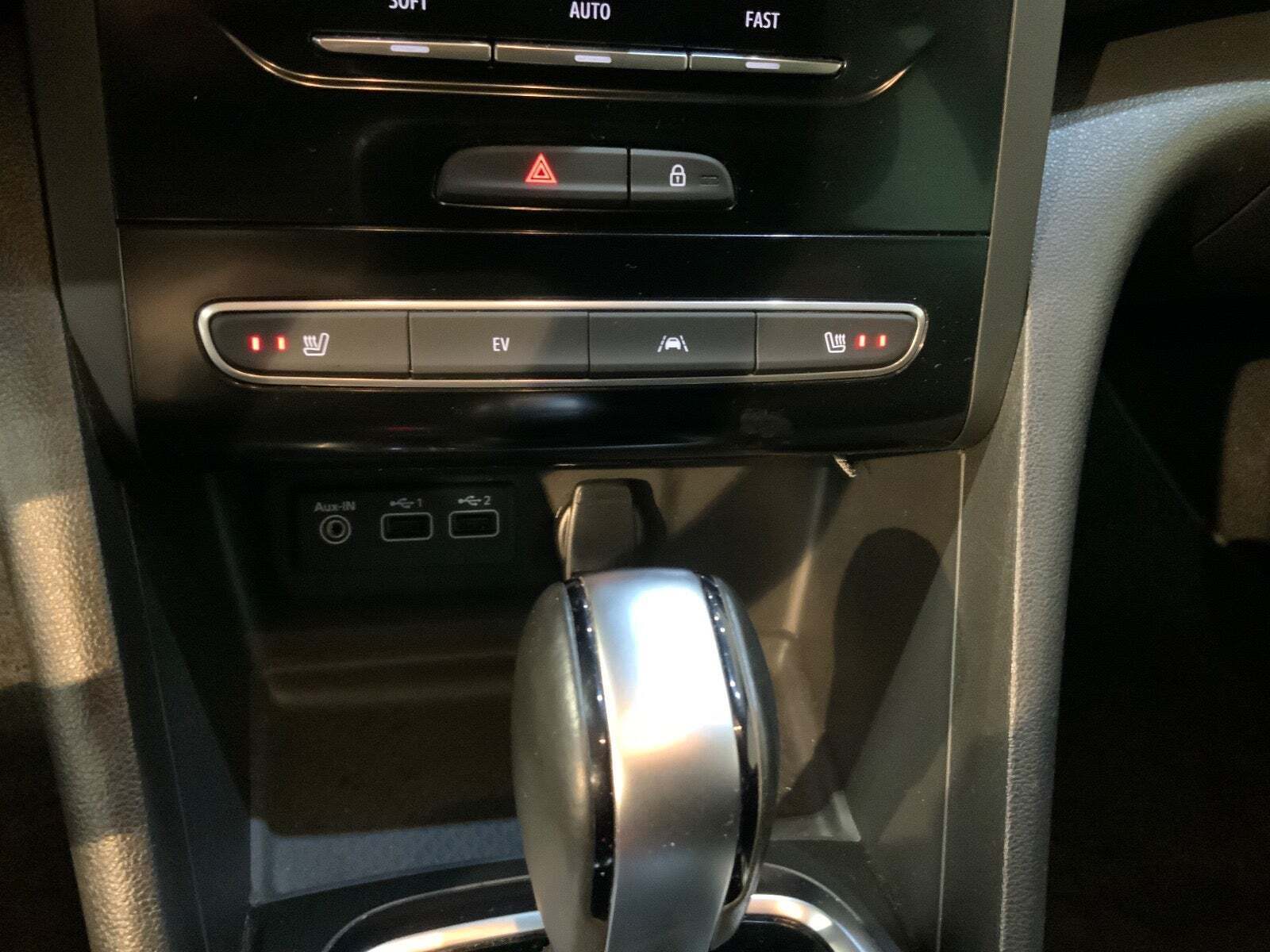 Grå Renault Megane IV fra 2020