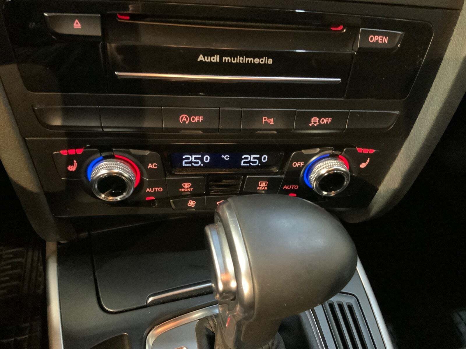 Blå Audi A4 fra 2013