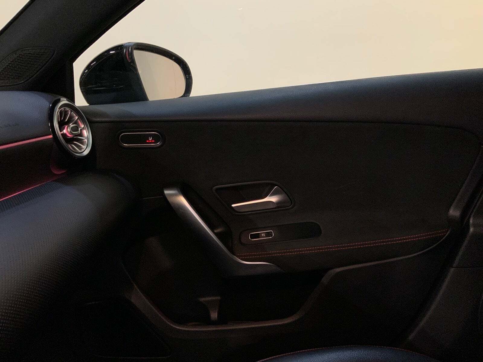 Sort Mercedes A200 d fra 2020