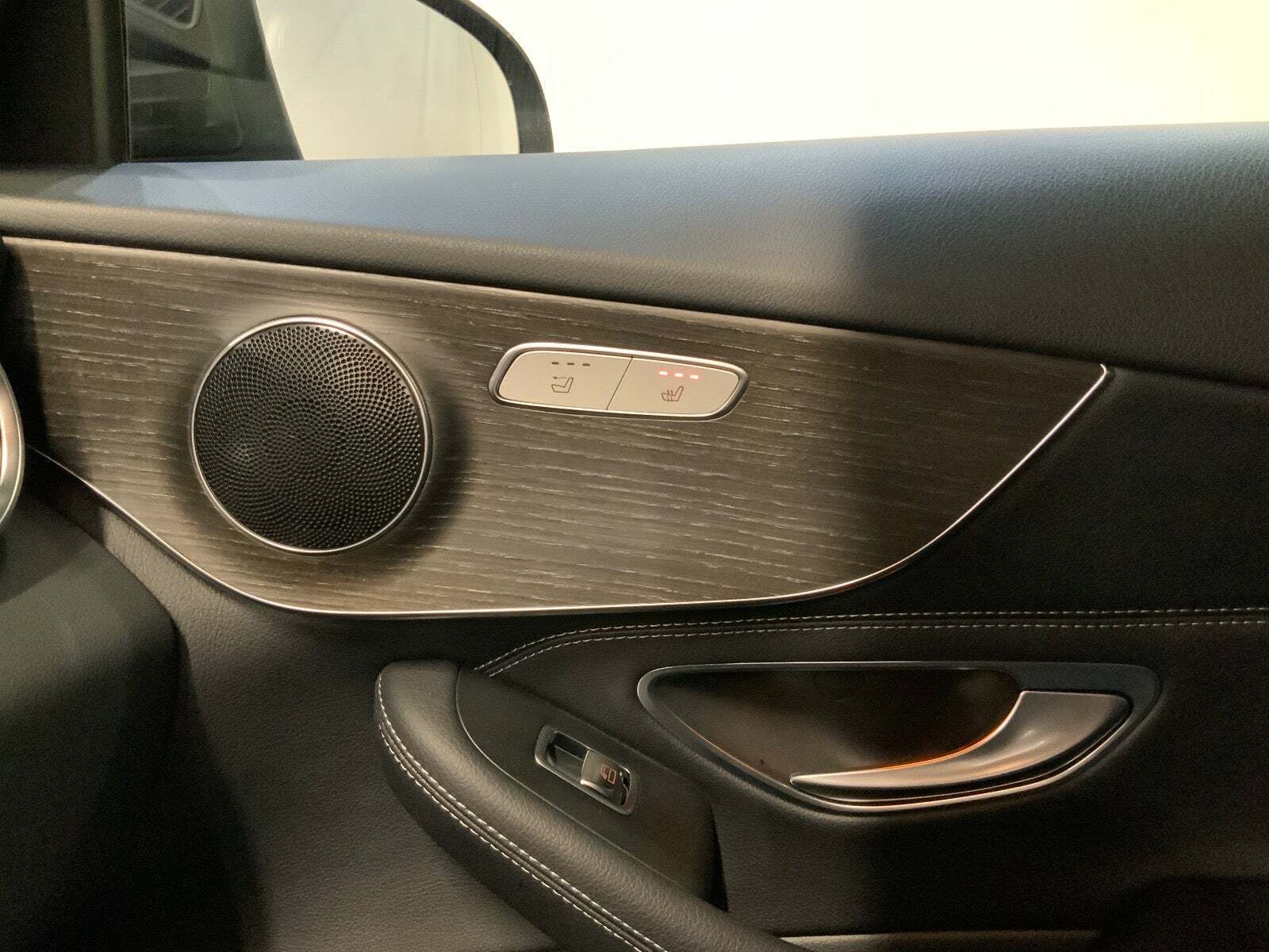 Grå Mercedes C220 d fra 2019