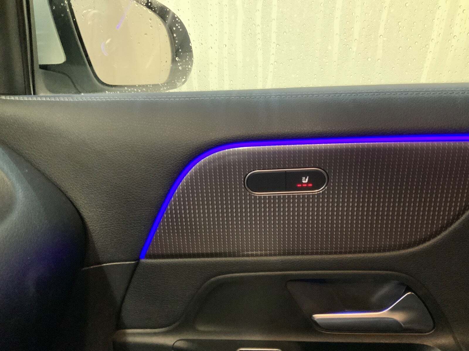 Hvid Mercedes GLA250 fra 2020