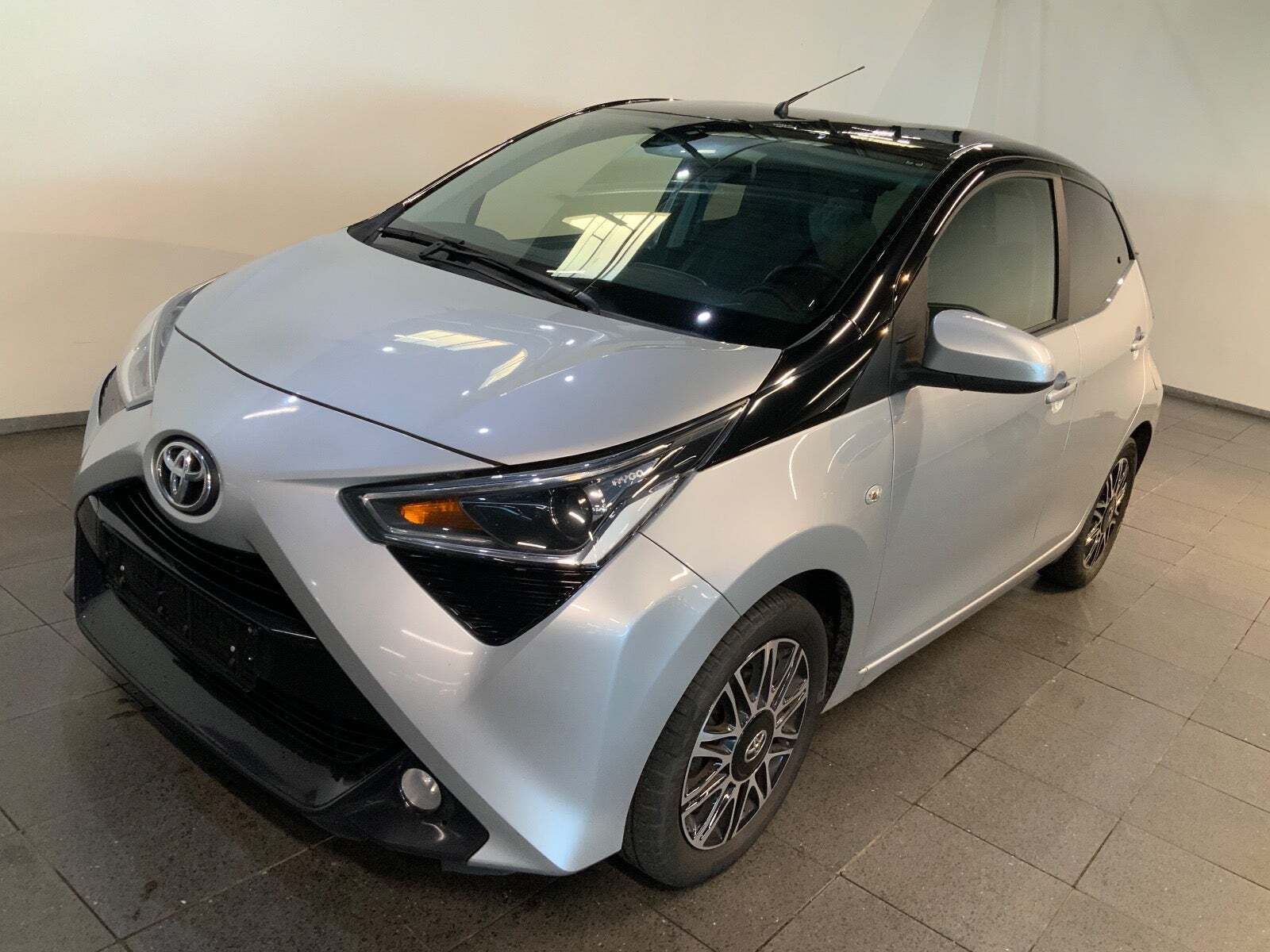 Toyota Aygo 1,0 VVT-i x-pression x-shift
