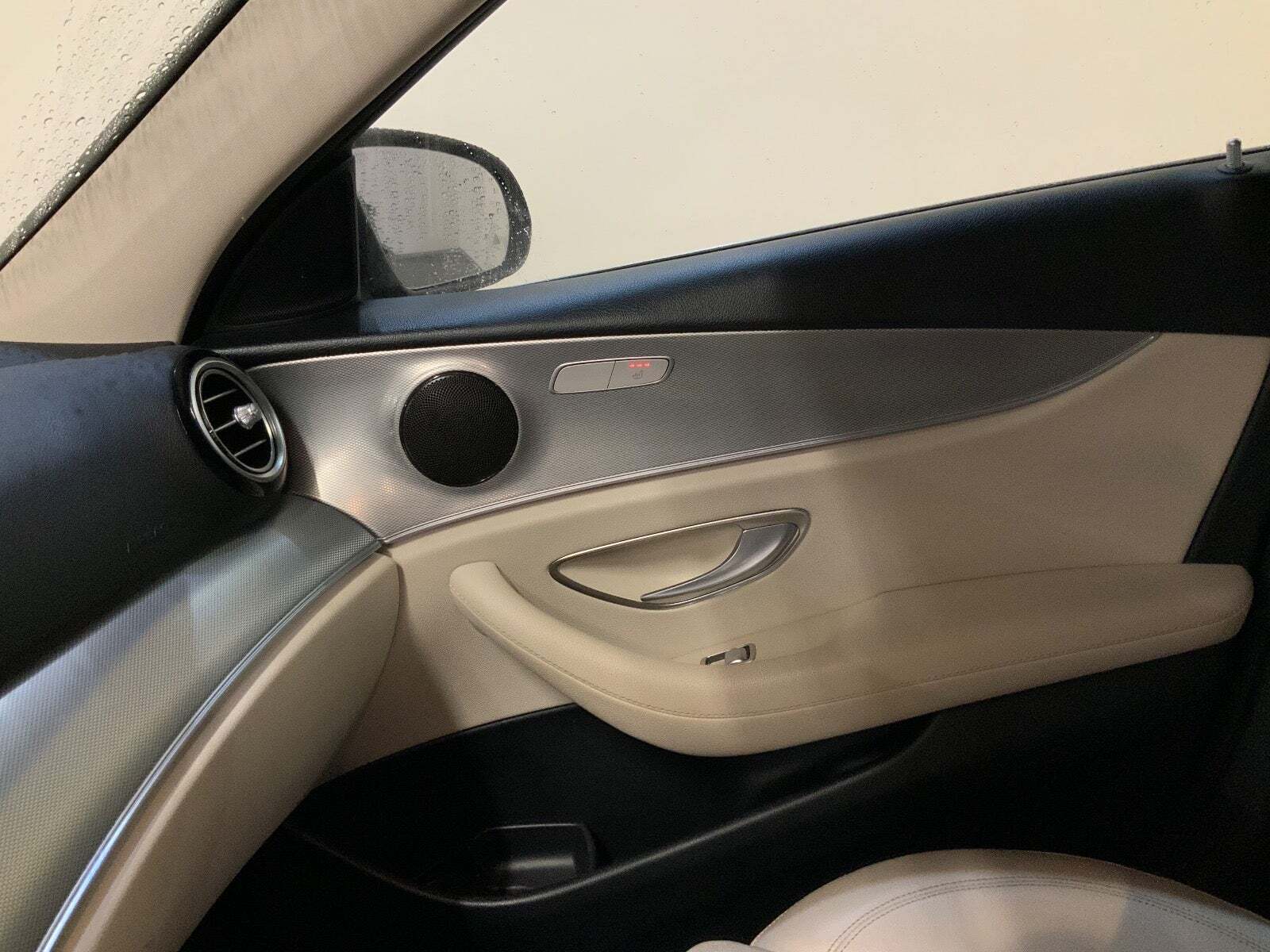 Sort Mercedes E200 fra 2019