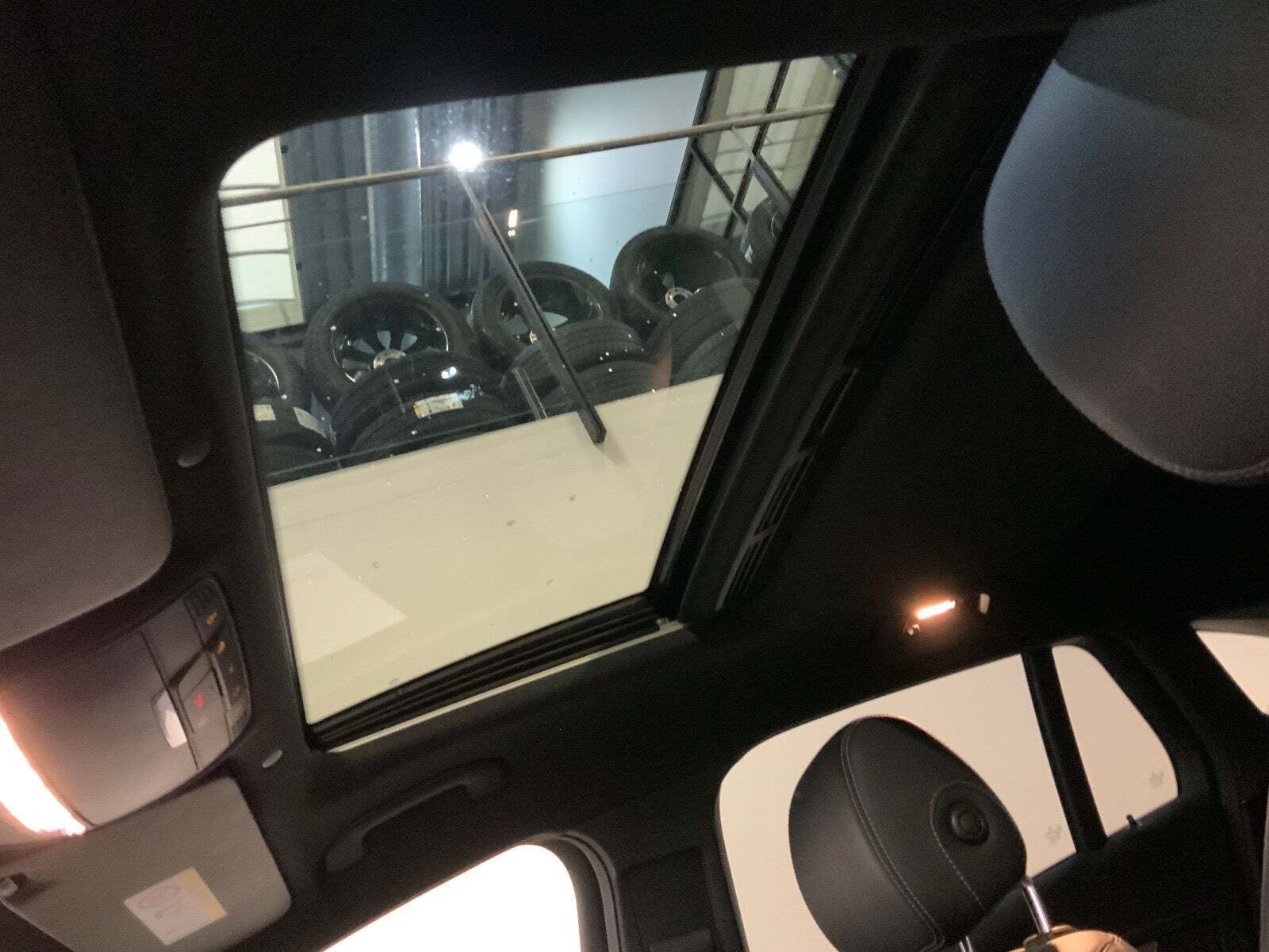 Grå Mercedes EQC400 fra 2021