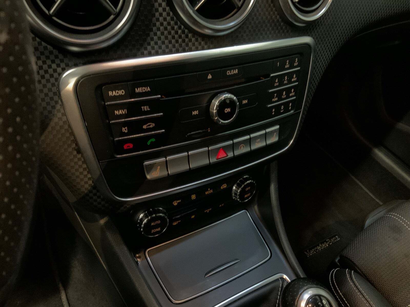 Sort Mercedes A180 d fra 2016