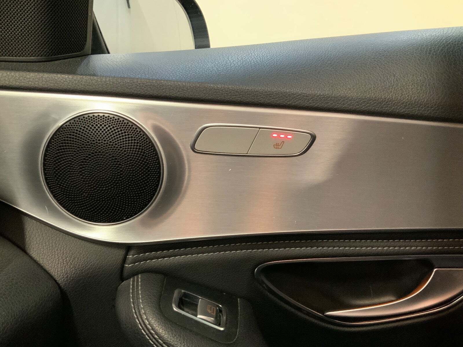 Grå Mercedes C220 fra 2015