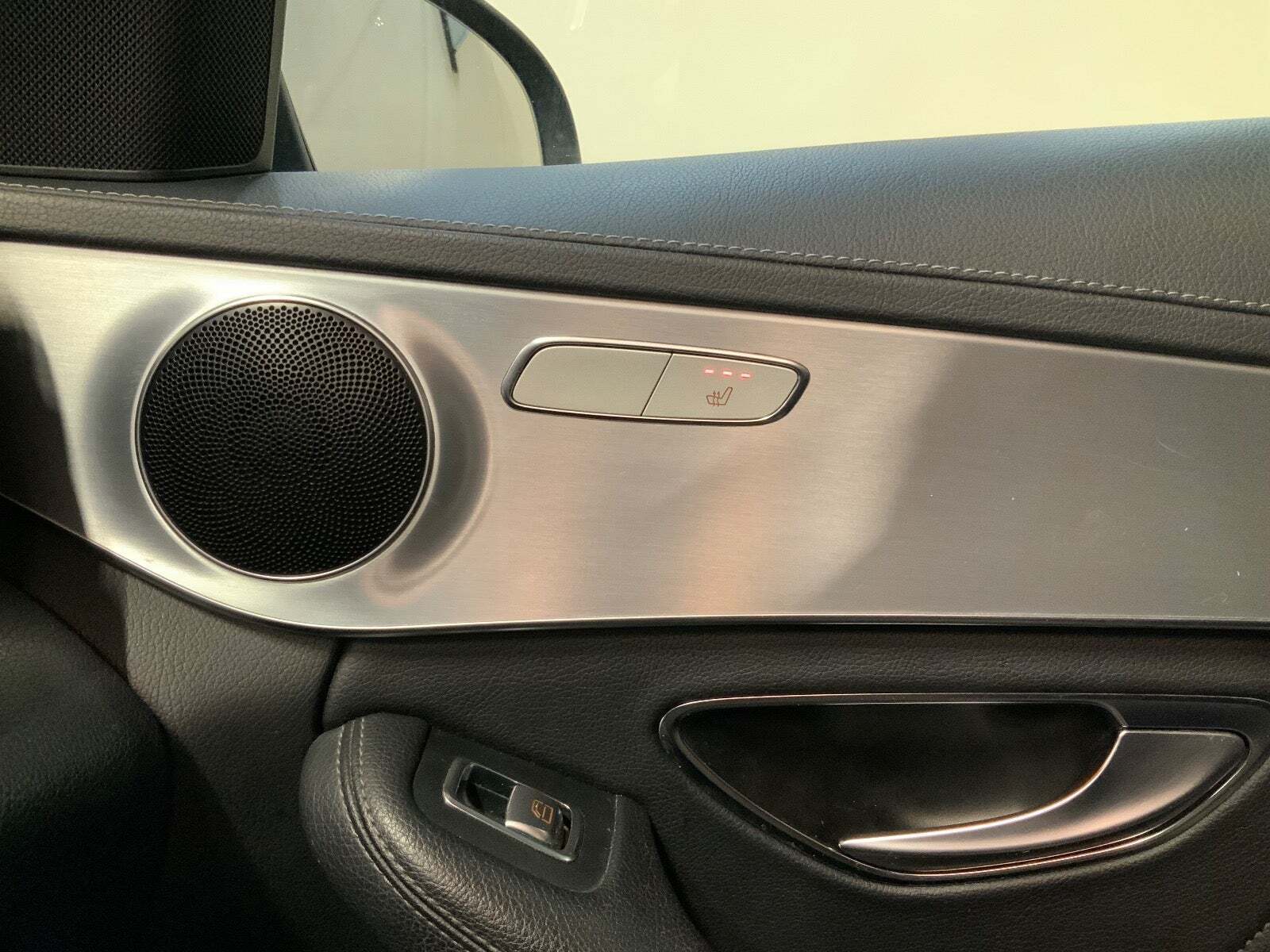 Sort Mercedes C220 fra 2015