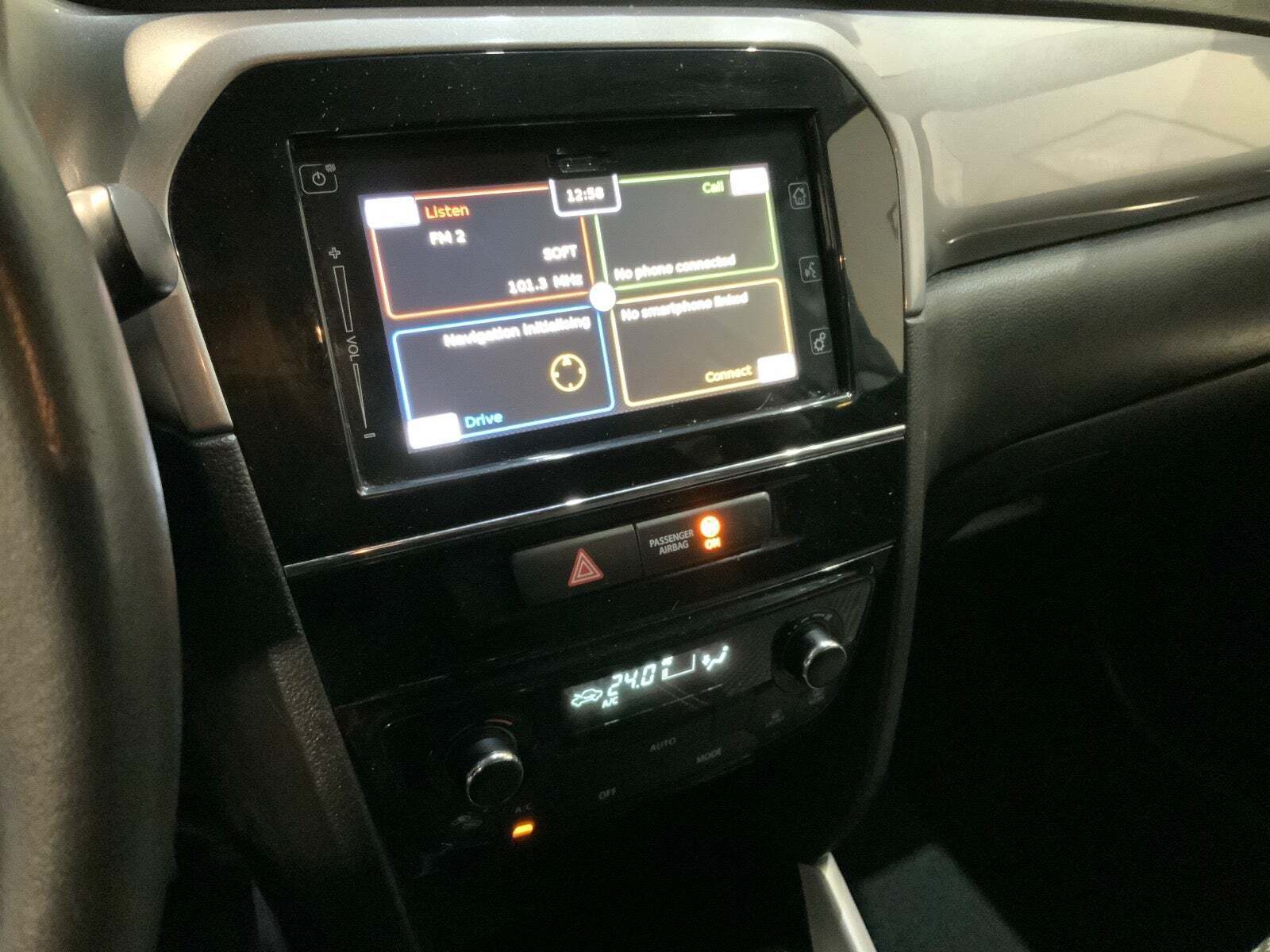 Sort Suzuki Vitara fra 2015