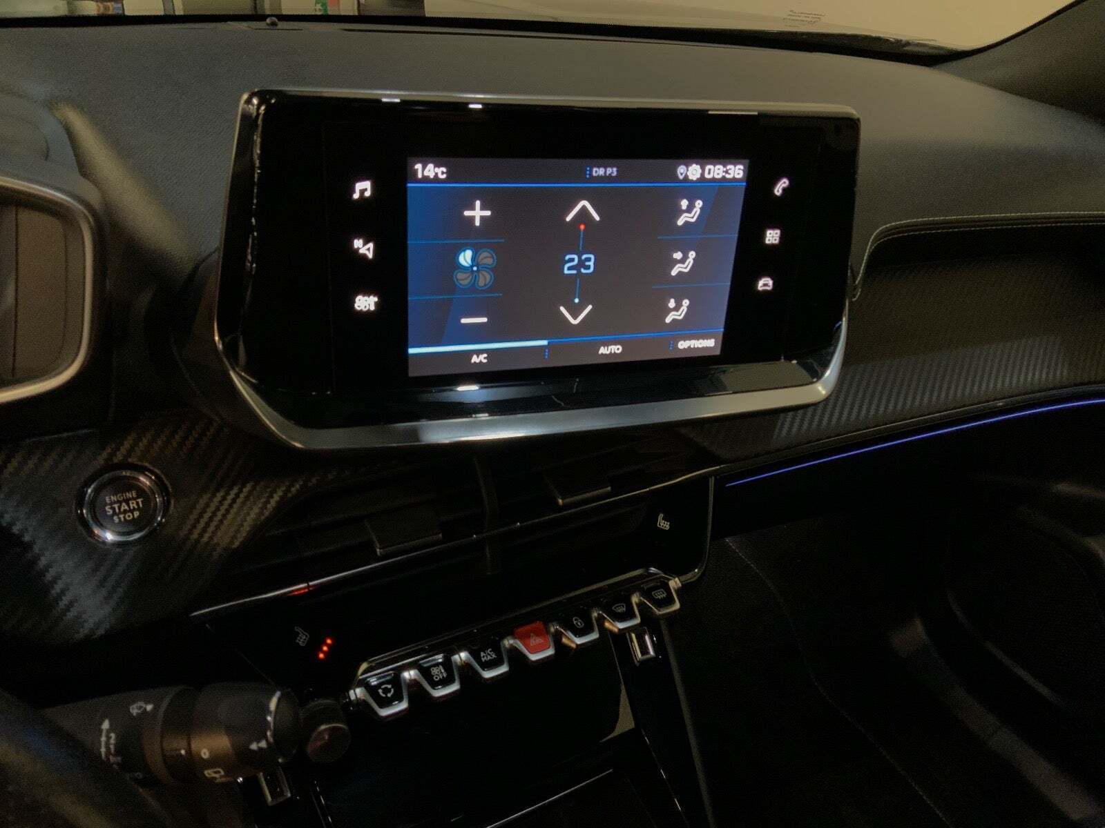 Sort Peugeot 2008 fra 2020